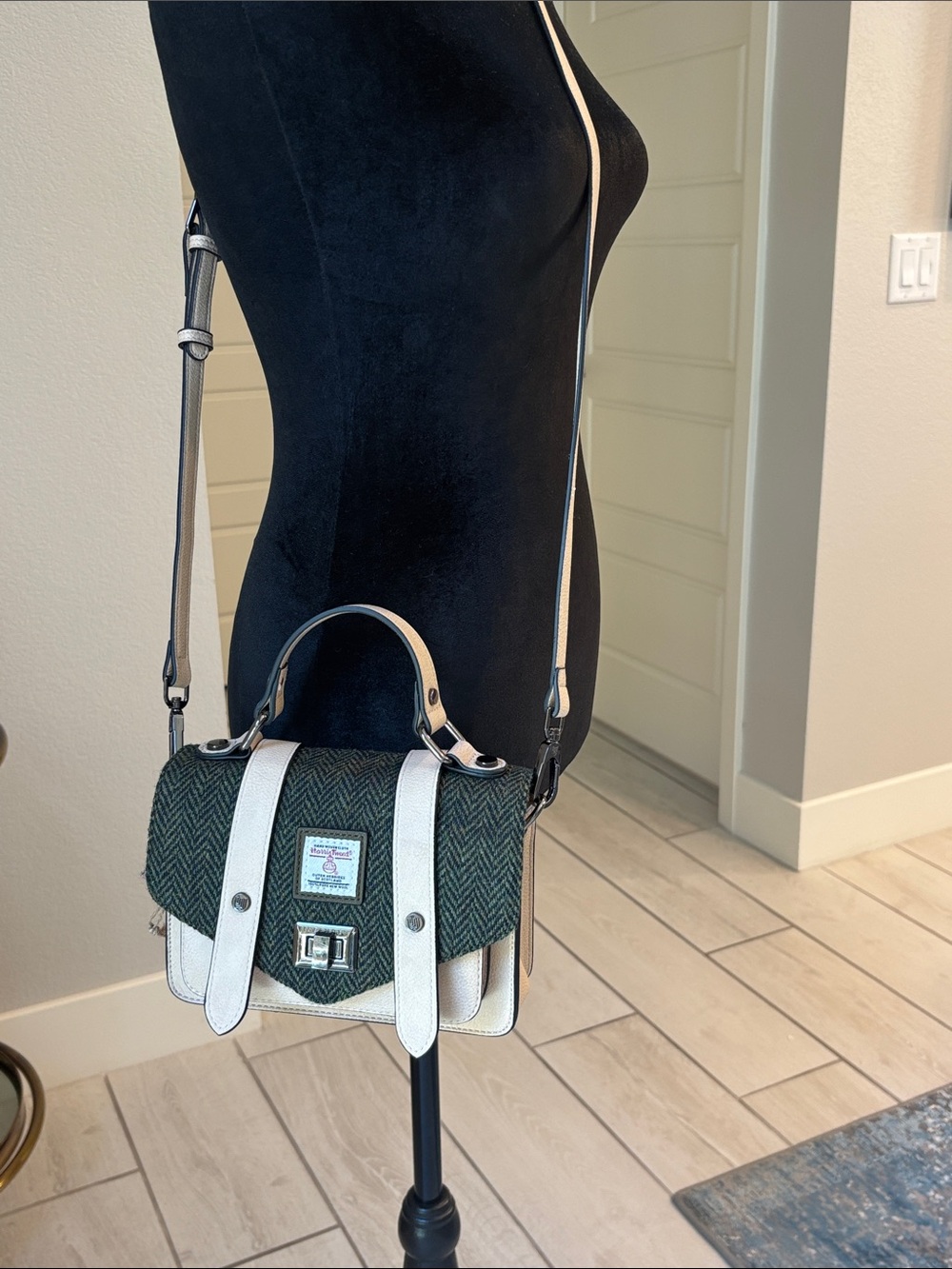 Harris Tweed Islander Olive Green And Ivory Herringbone Satchel Crossbody Bag - Picture 13 of 15